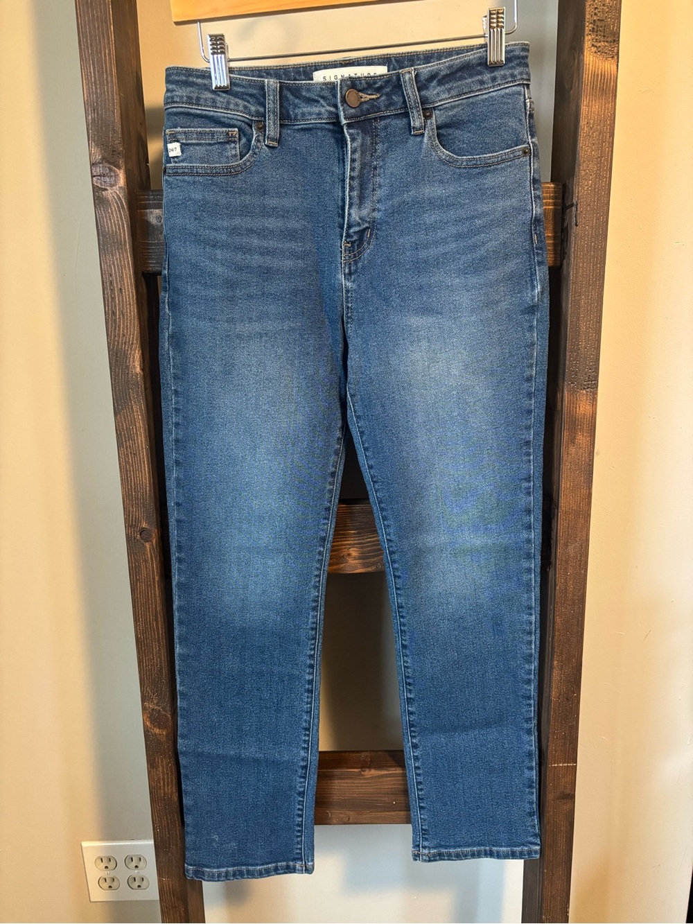 Signature Mid-Blue Ankle Skinny Jeans - Size 27